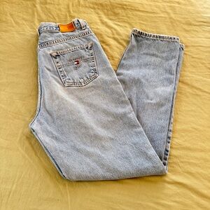 Tommy Hilfiger Men's Relaxed Fit Jeans in Light Blue